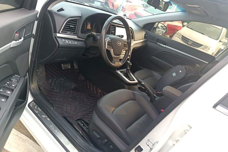 Used Hyundai Elantra 2016 1.6L Automatic ZhiXuan · Luxury Version
