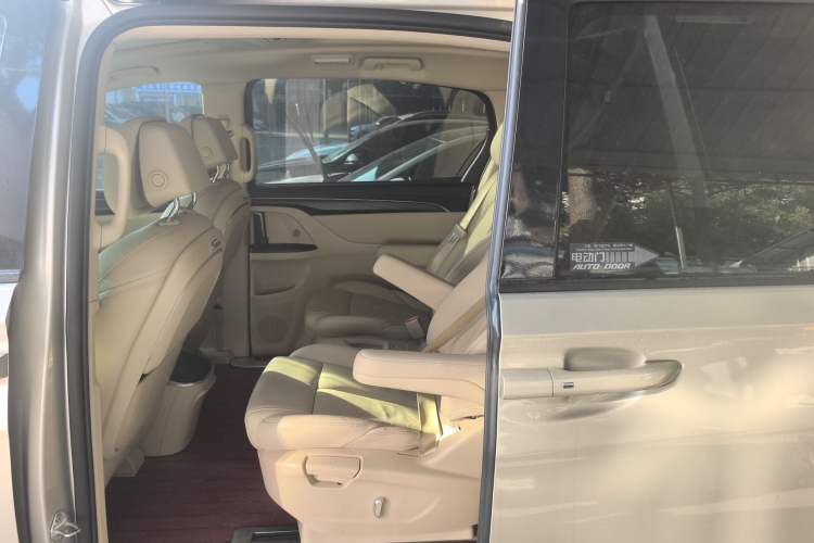 Used Buick GL8 2022 ES Landtrek 653T Luxury Edition
