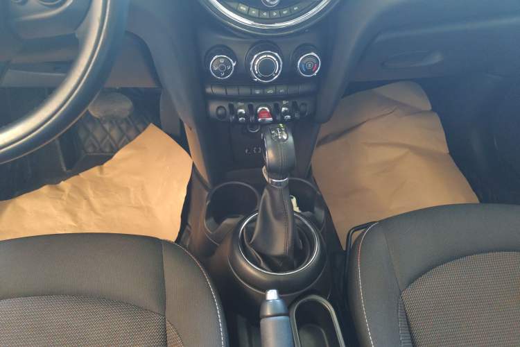 Used  MINI 2016 1.2T ONE Pioneer Edition Five-Door Version
