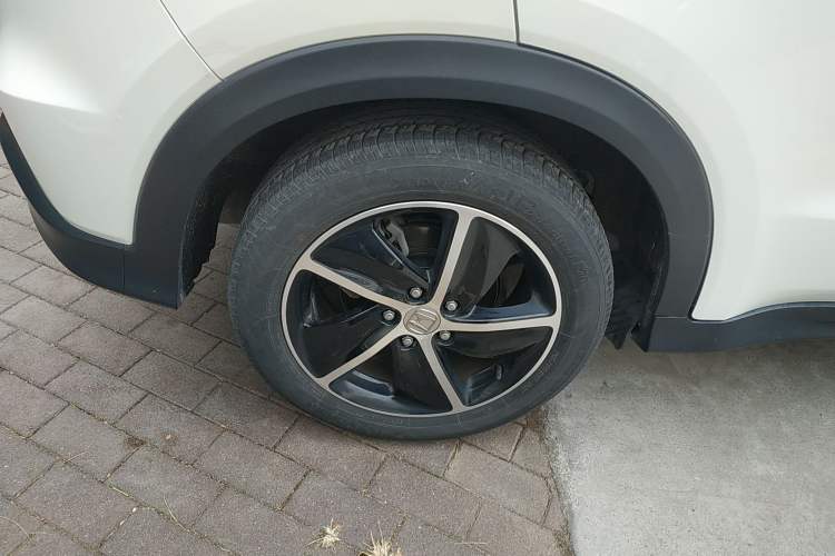 Used Honda Vezel 2020 1.5L CVT Pioneer Edition
