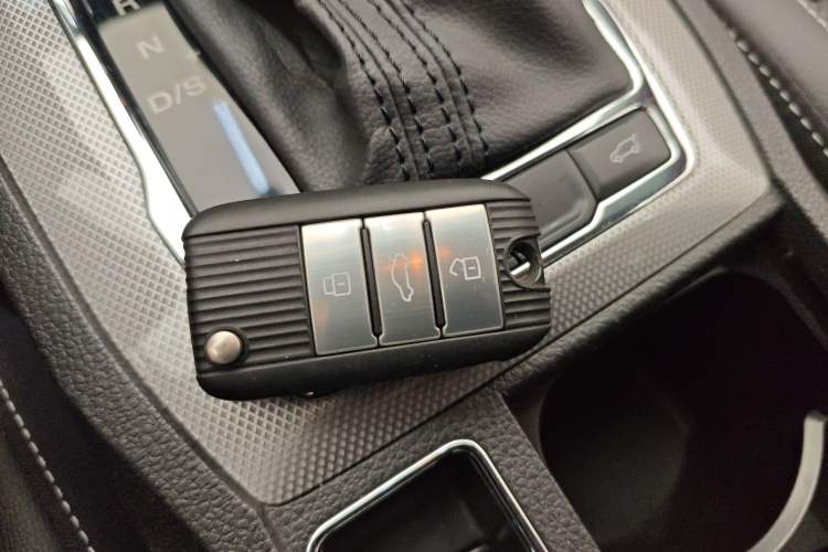 Used Roewe RX5 2020 20T Automatic Ali Smart Connectivity Beyond Intelligent Edition
