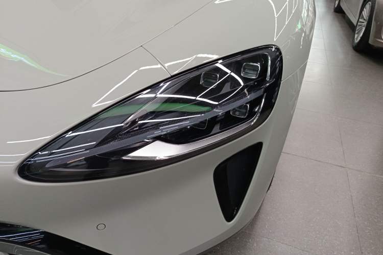 Used  SU7 2024 Rear-Drive Ultra-Long Range Advanced Pro-Level Intelligent Driving Version
