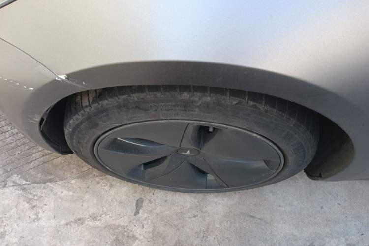 Used Tesla Model 3 2019 Long-Range All-Wheel-Drive Version
