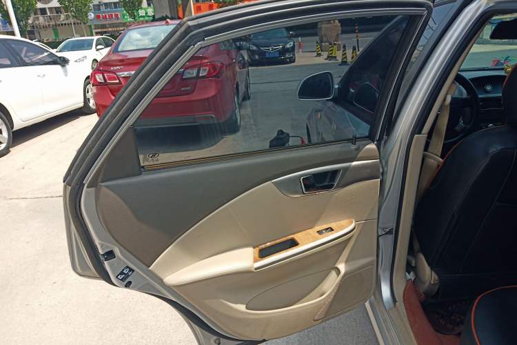 Used Buick Excelle 2015 1.5L Manual Classic Trim
