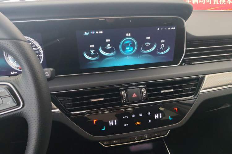 Used Hongqi HS5 2022 Facelifted Version 2.0T Smart Connect Flagship All-Wheel-Drive Edition