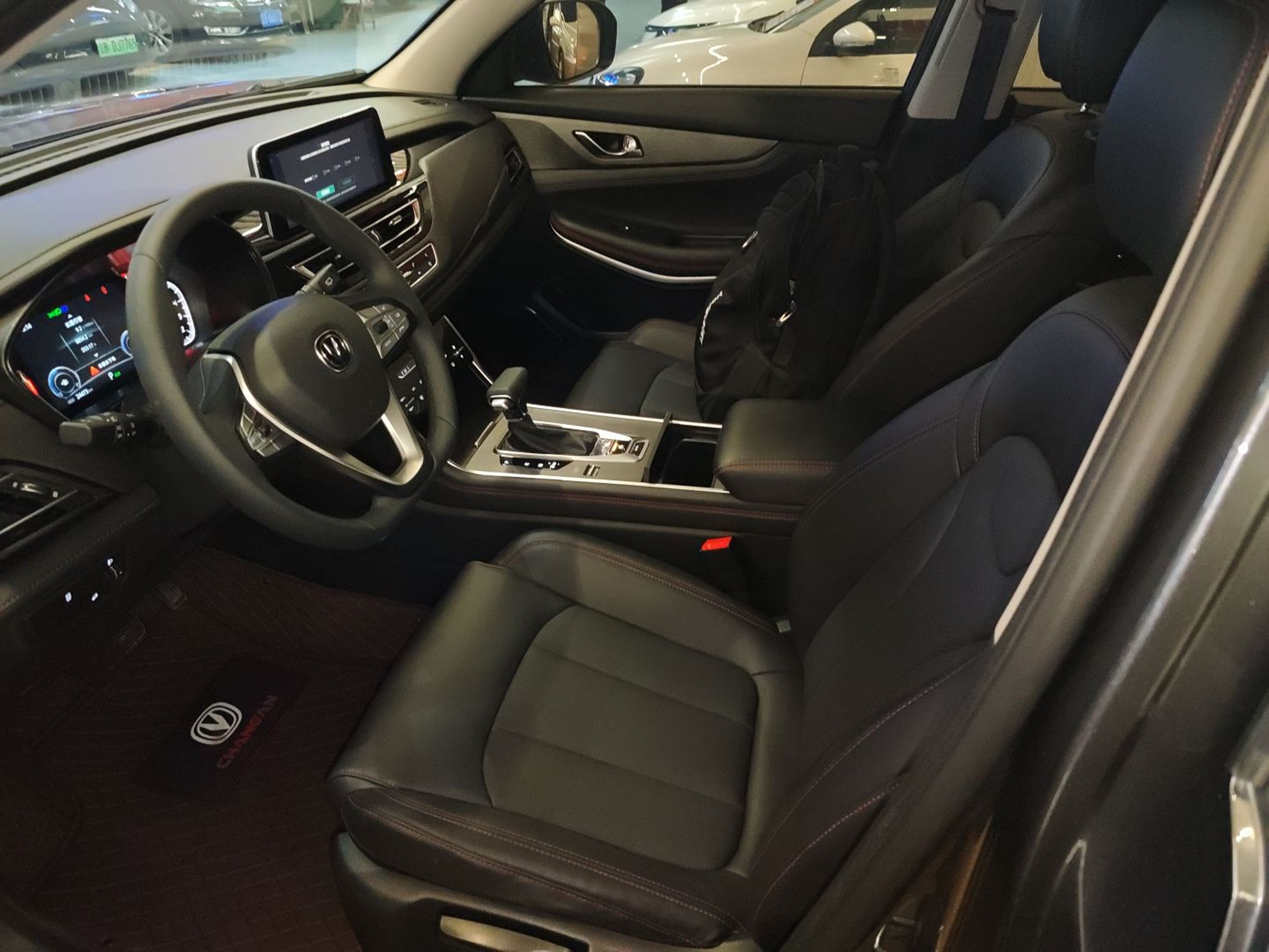 Переднее сиденье в автомобиле