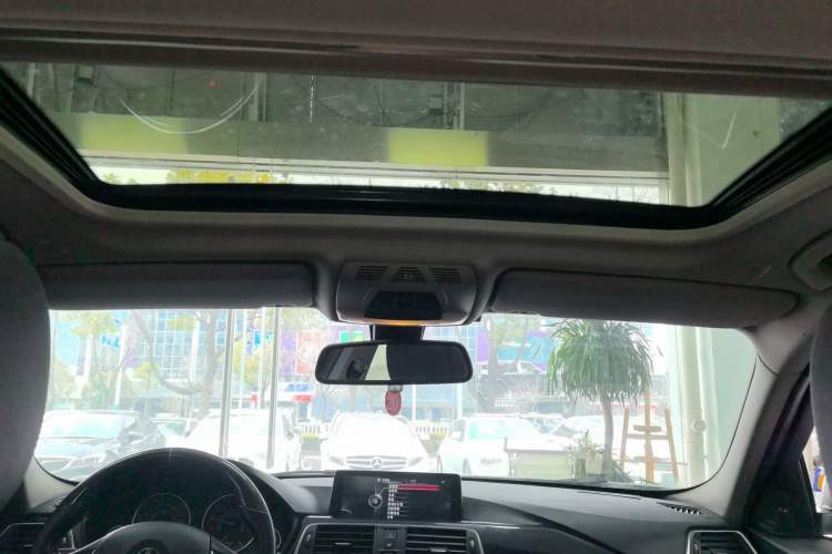 Used BMW 3 Series 2016 320Li Ambition Model
