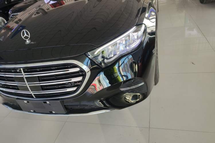 Used Mercedes-Benz E-Class 2025-Year Facelift E 260 L
