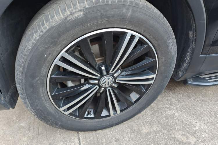 Used Volkswagen Tiguan L 2020 330TSI Automatic Two-Wheel Drive Panoramic Comfort Edition China VI Standard