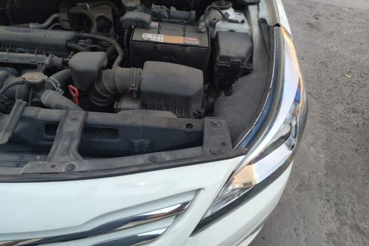 Used Hyundai Verna Ray 2014 1.4L Automatic GLX
