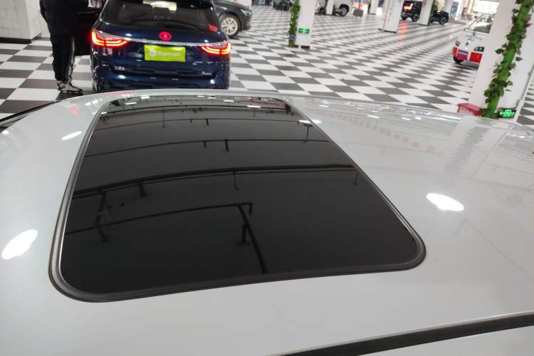 Used Toyota IZOA 2023 2.0L Yixing Version
