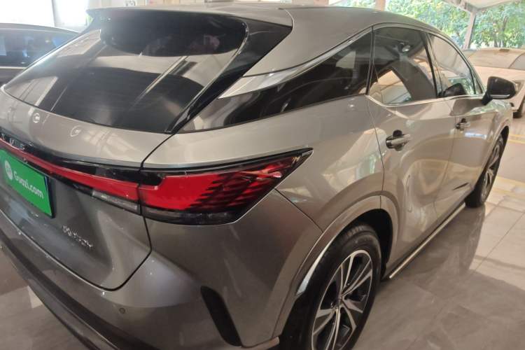 Used Lexus RX 2023 350h Two-Wheel Drive Enjoyment Version
