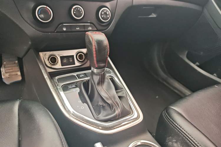 Used Hyundai ix25 2016 1.6T Dual-Clutch Two-Wheel Drive Smart GLS Model
