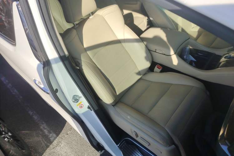 Used Toyota Alphard 2015 3.5L Prestige Edition
