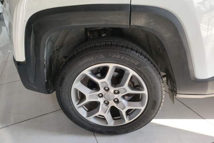 Used  Renegade 2017 180T Automatic Kinetic Edition+