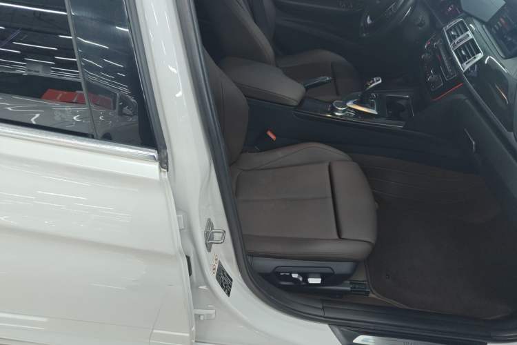 Used BMW 3 Series 2018 320Li Leading Luxury Package
