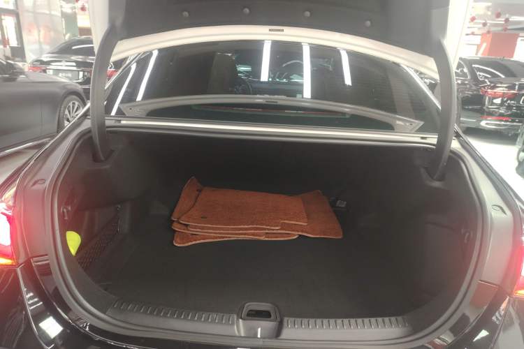 Used Mercedes-Benz E-Class 2024 E 300 L Luxury Model
