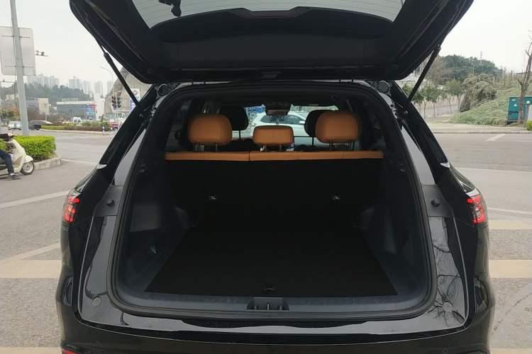 Used Geely Galaxy Galaxy Xingjian 7 EM-i 2025 120km Launch+ Version
