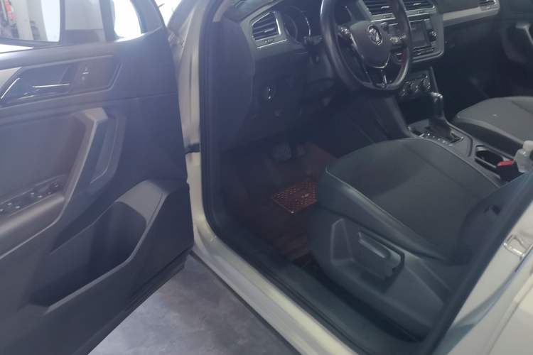 Used Volkswagen Tiguan L 2019 330TSI Automatic Two-Wheel Drive Luxury Edition China VI Standard

