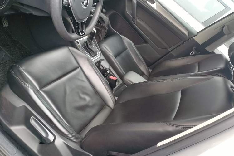 Used Volkswagen Golf Sportsvan 2016 1.6L Automatic Comfort Model
