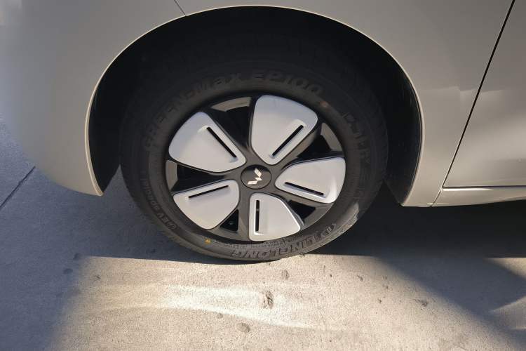 Used Wuling Hongguang MINIEV 2025 Four-Door Version Advanced Edition
