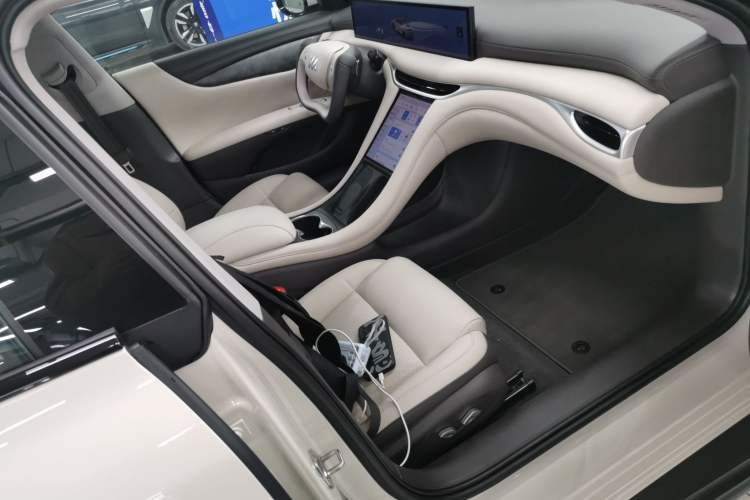 Used  L6 2024 Max Standard Edition