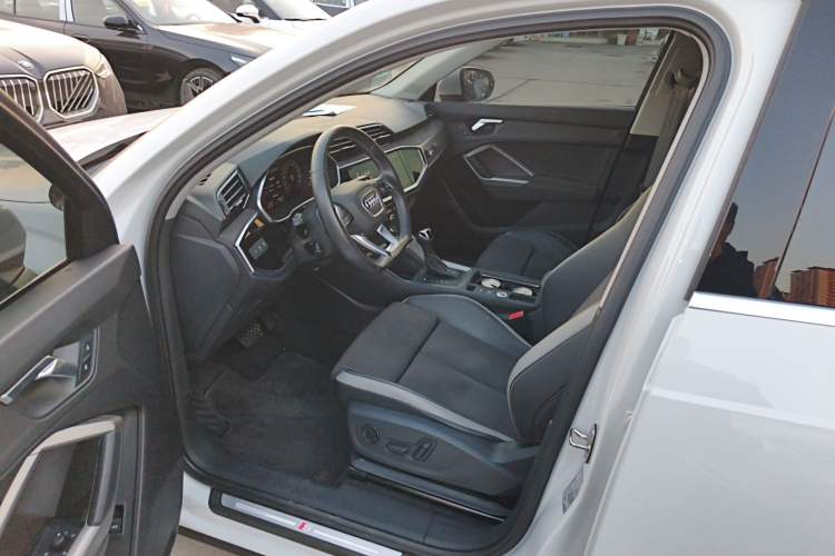 Used Audi Q3 2023 35 TFSI Fashion Dynamic Model (1.4T)