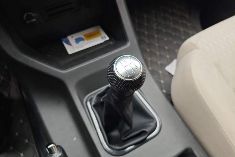 Used FORTHING Lingzhi 2023 M5L 1.6L Base Model 7 Seats
