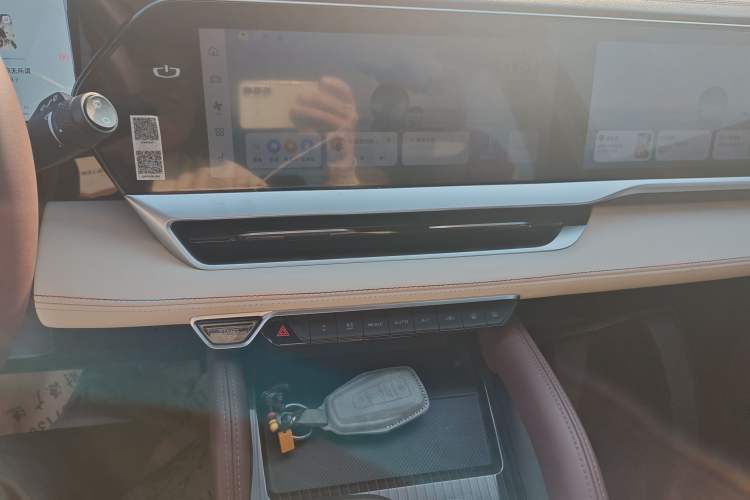 Used Geely Auto Monjaro L 2024 2.0TD High-Power Automatic Two-Wheel Drive Yunqi Version