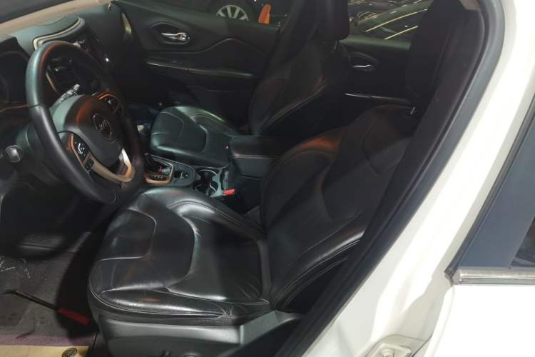 Used  Cherokee 2016 2.0L Superior Edition
