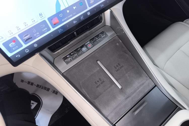 Used Denza Z9 2024 1100 km Four-Wheel Drive Max Version