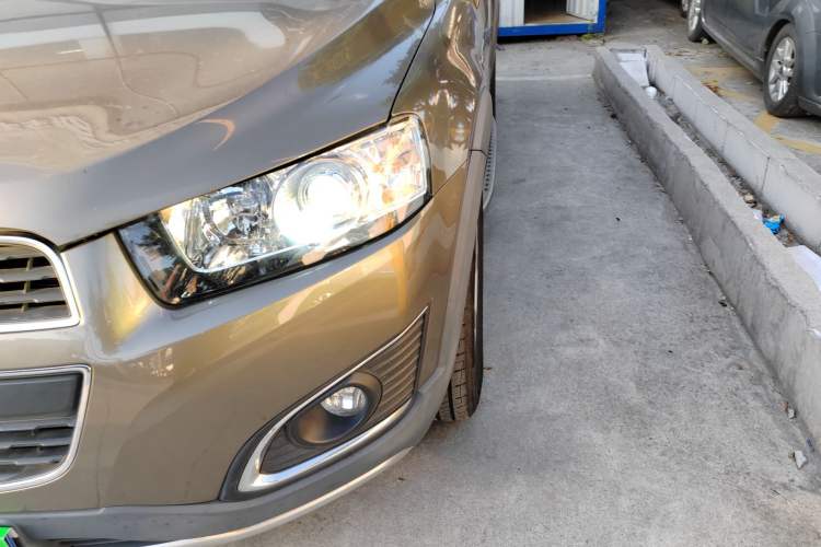 Used Chevrolet Captiva 2015 2.4L 4x4 Flagship Edition 7-Seater
