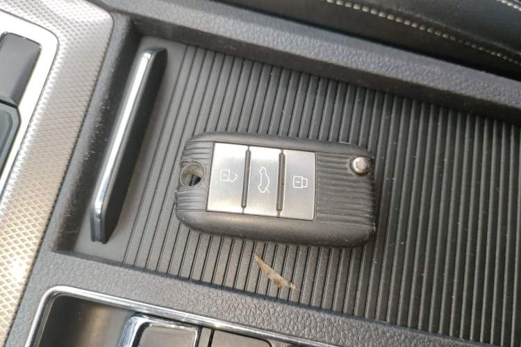 Used Roewe RX5 2016 20T Two-Wheel Drive Automatic Internet Smart Edition