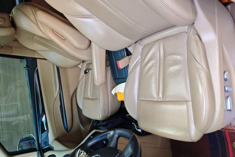 Used Buick GL8 2020 ES Land Cruiser 653T Luxury Model
