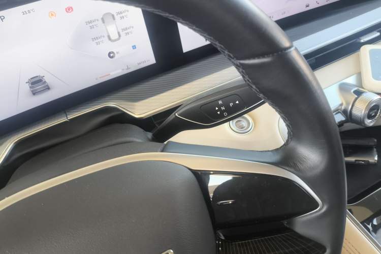 Used  Lingyun 2024 300T Two-Wheel Drive Starlight Edition