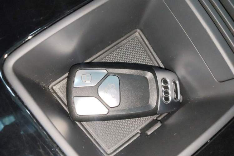 Used Audi Q5L 2023 40T Luxury Dynamic Model
