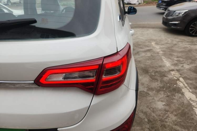 Used BAIC New Energy EX 2018 EX360 Trendy Edition
