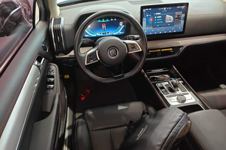 Used BYD Tang New Energy 2019 DM 2.0T All-Wheel Drive Smart Connectivity Enjoyment Model 7 Seats China VI Standard
