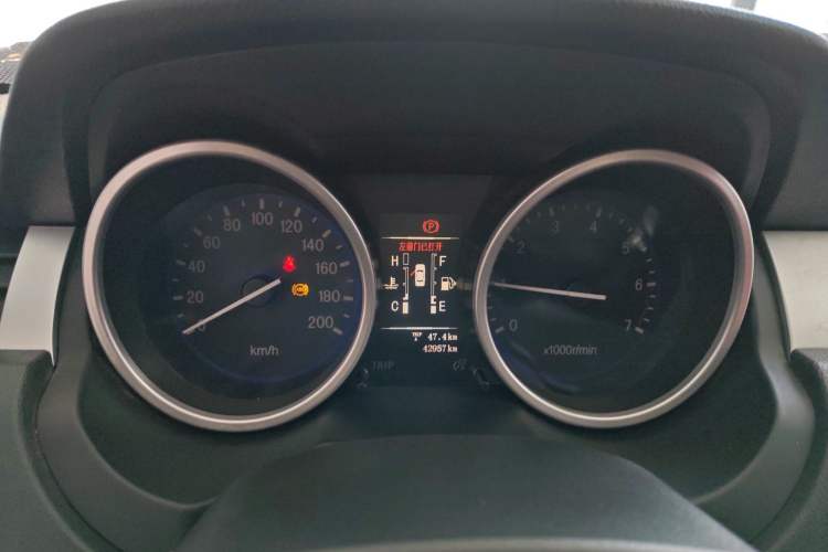 Used GAC Gonow GX6 2015 2.4L Two-Wheel-Drive Flagship Edition
