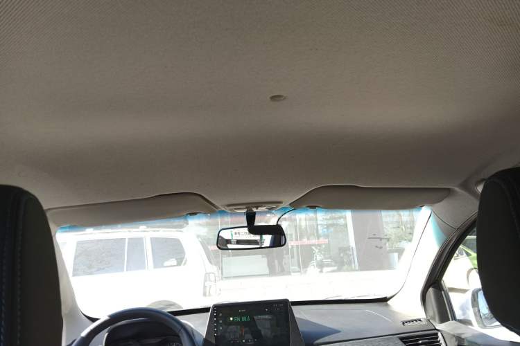 Used Baojun 310 2016 1.2L manual Comfort trim level