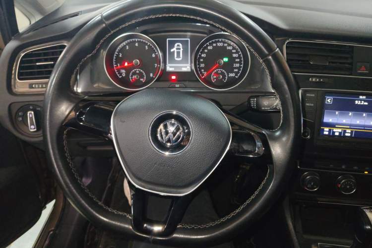 Used Volkswagen Golf 2017 230TSI Automatic Comfort Edition – Celebrating Milestone of One Million Units
