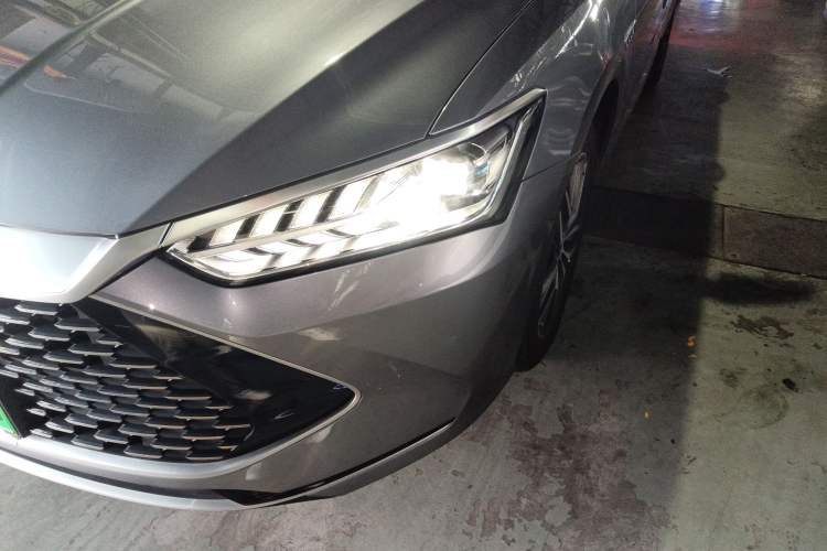 Used BYD Qin PLUS 2021 DM-i 120KM Flagship Model
