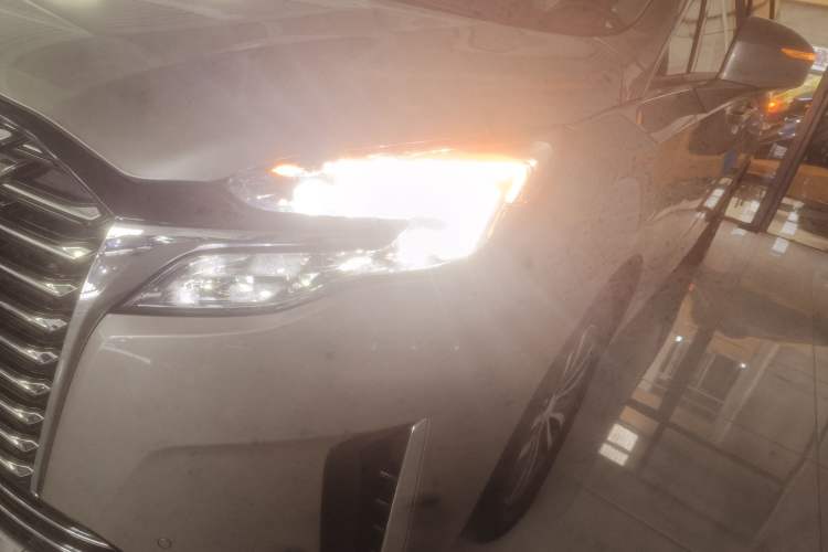 Used Buick GL8 2023 ES Lu Zun Deluxe Model
