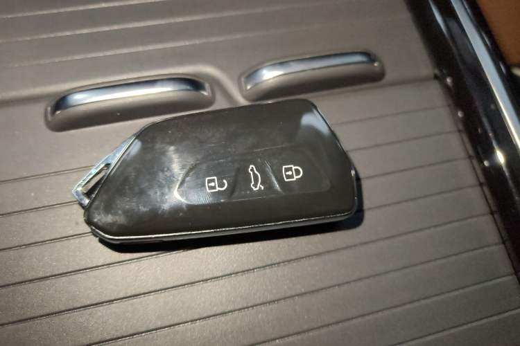 Used Volkswagen ID.4 X 2025 Smart Version Pure & Intelligent Enjoyment Edition
