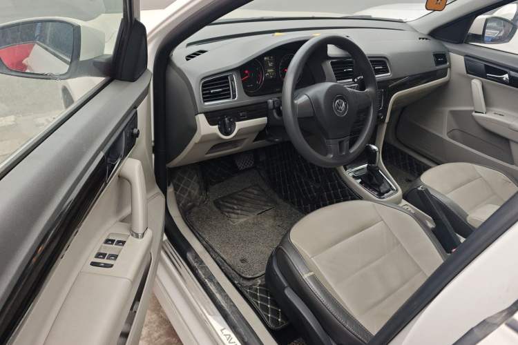 Used Volkswagen Gran Lavida 2013 1.4 TSI Automatic Comfort Model
