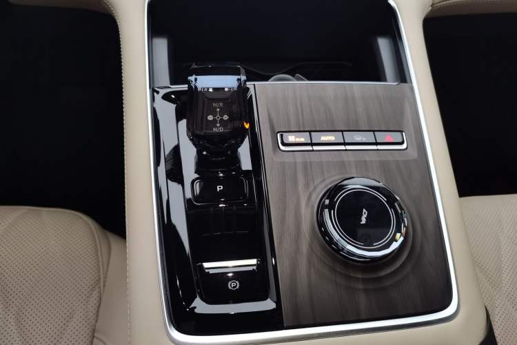 Used Geely Auto Monjaro L 2025 Dongfang Yao 2.0TD Automatic Lanxing Edition