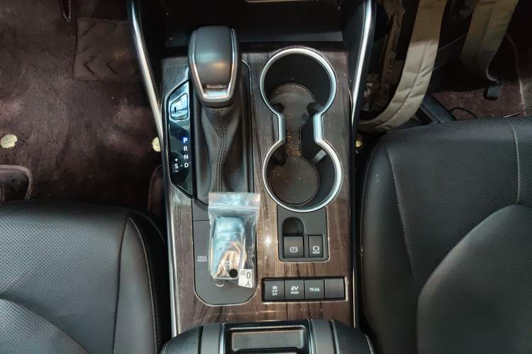 Used Toyota Highlander 2024 2.5L Smart Electric Hybrid Dual-Engine Four-Wheel Drive Prestige Version – 7 Seats