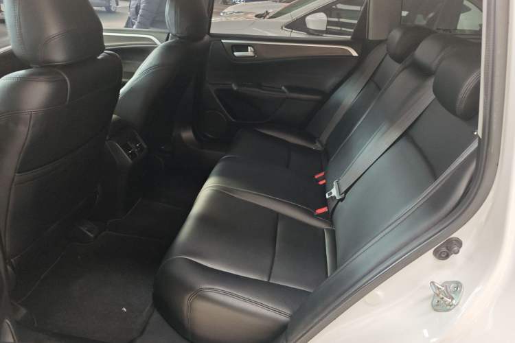 Used Honda Jade 2017 1.8L Automatic Classic Edition 5 seats
