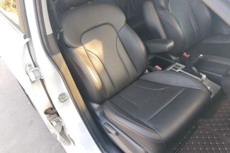 Used Haval H6 2016 Upgraded Model 1.5T Automatic Two-Wheel Drive Elite Version
