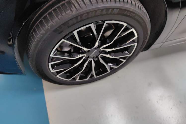 Used Zeekr 7X 2025 75 kWh Rear-Wheel Drive Intelligent Driving Version
